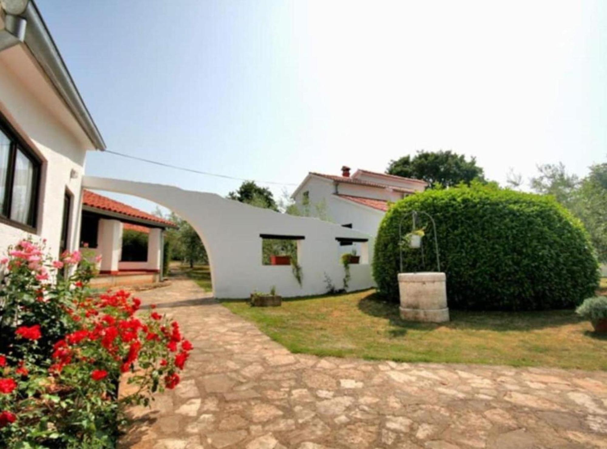 Splendid With Swimming Pool