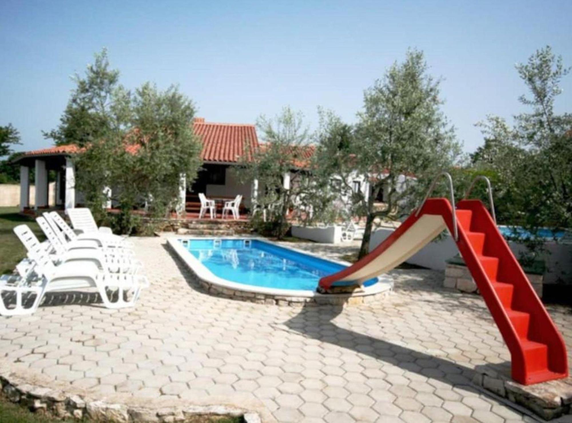 Splendid With Swimming Pool Apartment Poreč